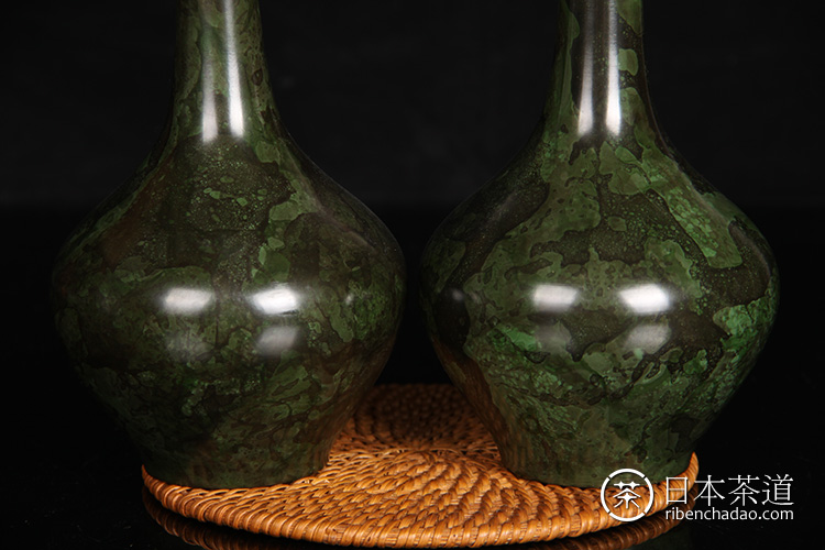 日本花器勝峰底款古铜绿色小肚长颈花瓶一对-日本花器-日本茶道-主营日本铁壶|日本老铁壶|日本南部铁壶|日本香炉|日本杯托|日本火钵|日本花器|日本茶釜