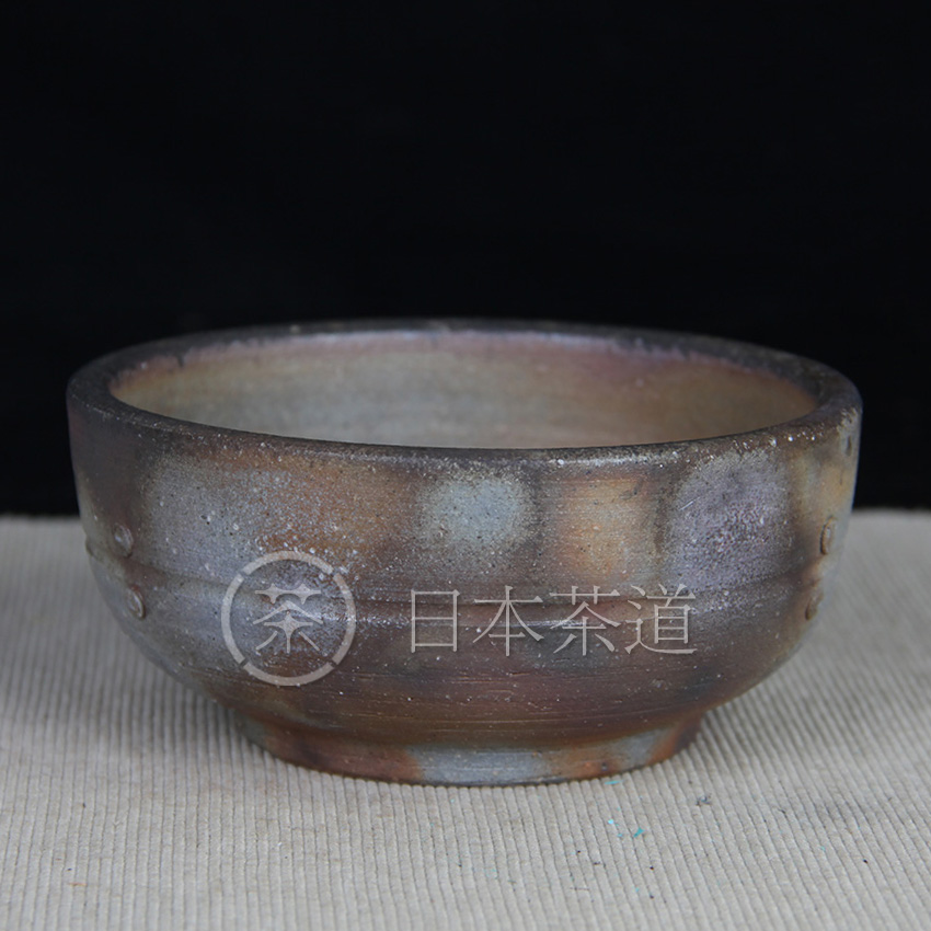 日本备前烧 备前烧抹茶碗 火痕烧制完美 点状碗身装饰 有证书 无供箱 性价比高