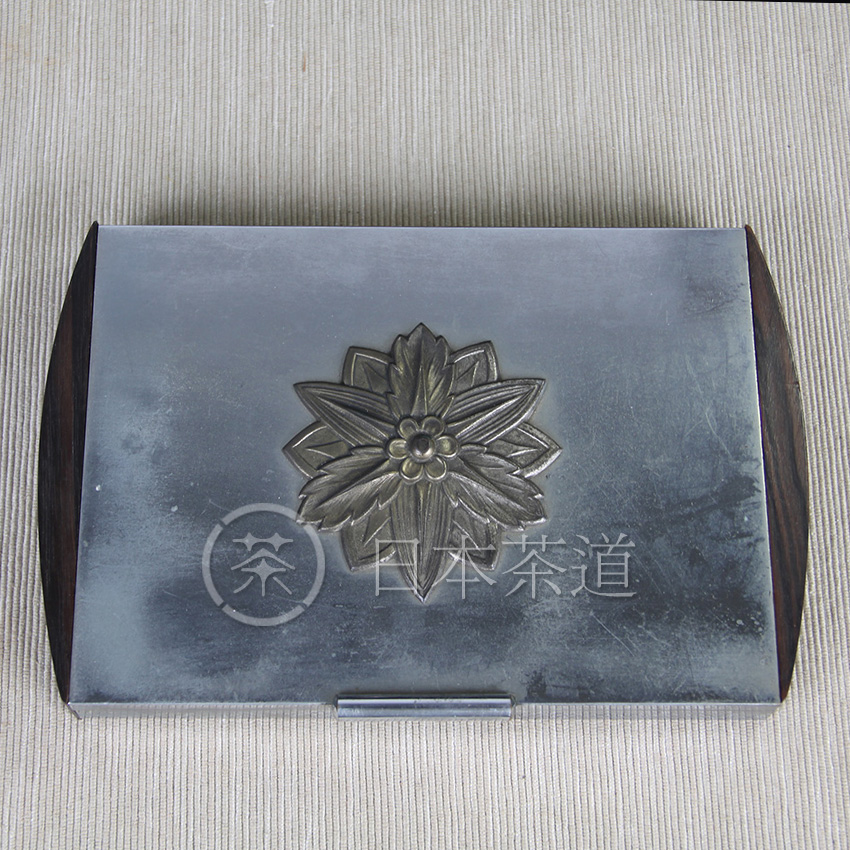 日本其他 日本尚美堂镀银红木烟盒 镀银工艺 盒面上铸造一花卉纹 镀金 高端烟盒