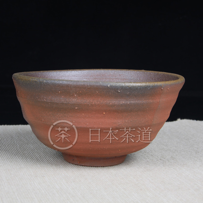 日本备前烧 备前烧螺旋纹抹茶碗 斗笠型抹茶碗，螺旋纹，火痕落灰金银釉烧制完美，带原装证书供箱