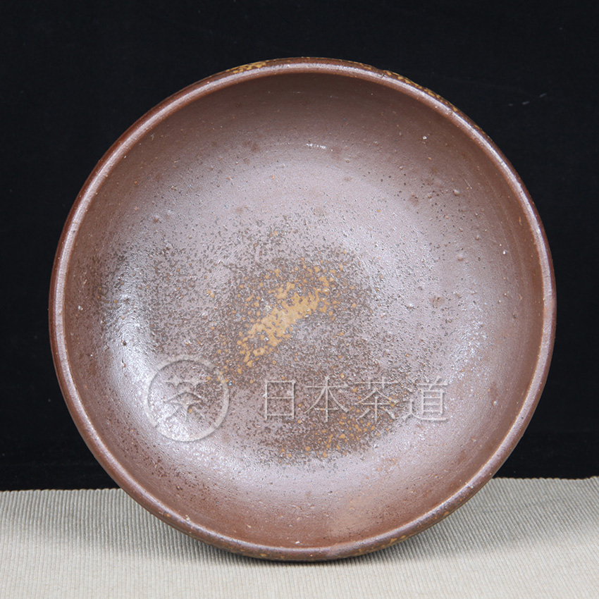 日本备前烧 备前烧钵形果子盘 陶峰款，落灰完美，火痕金银彩烧制到位，器型大气，做干泡台极为合适