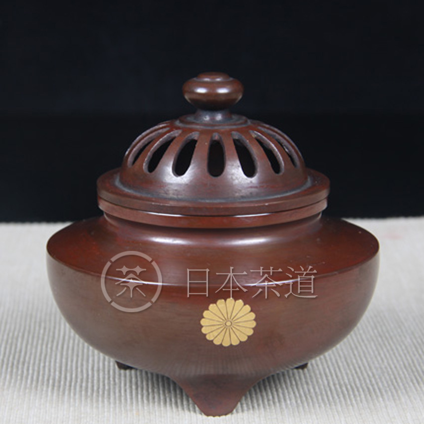 日本香炉 鲁山款花卉香炉
