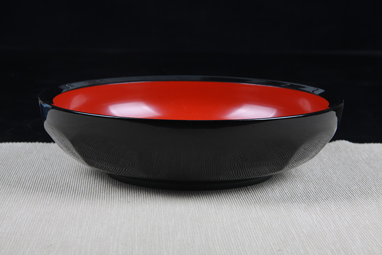 日本漆器日本轮岛涂木胎漆器盆内朱红大漆，底黑漆，外龟甲纹，器型少见 