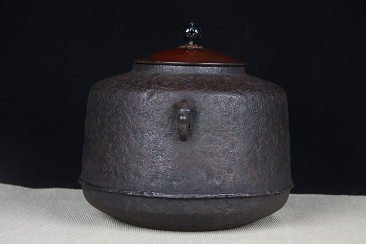 日本茶釜日本大德寺常住釜龙宝山茶堂高端定制茶釜，器形好，双兽