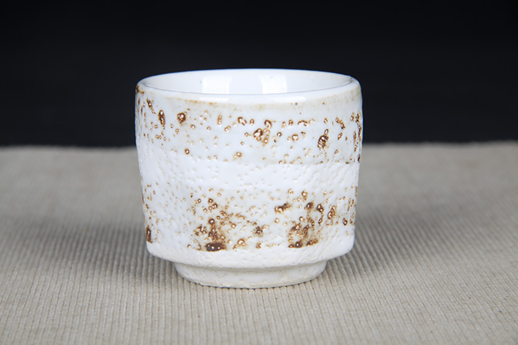 日本品茶杯日本志野釉直筒杯日本志野釉工艺釉水肥厚直筒杯器形难得
