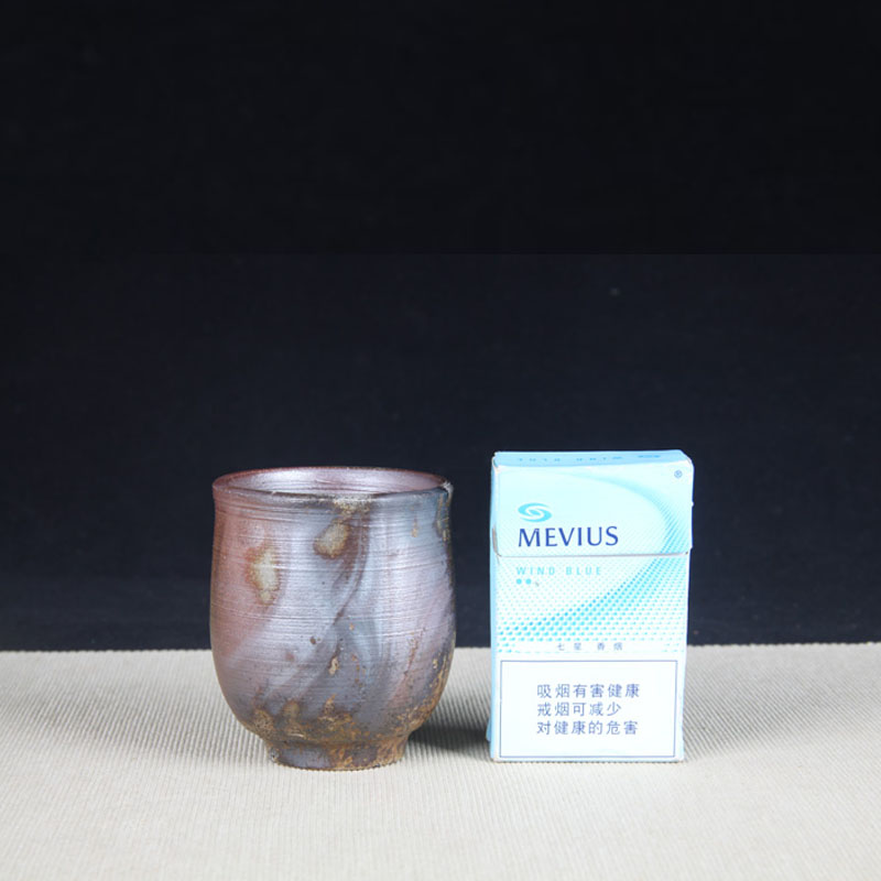 日本备前烧 日本备前烧直筒杯 日本备前烧工艺，重落灰，火痕烧制完美，高温烧制，出金属质感，带作者款识