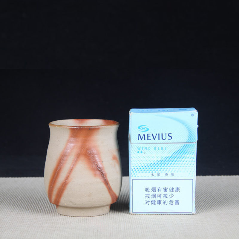 日本备前烧 日本备前烧反口高身品茶杯 日本备前烧工艺，火痕烧制完美，带作者款识