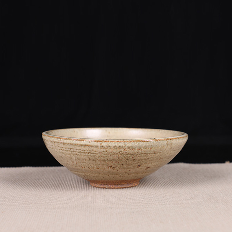 日本抹茶碗 日本灰釉螺旋纹抹茶碗 日本灰釉工艺，釉水极为肥润，难得烧制黄褐色，斗笠器形，做干泡台也十分合适