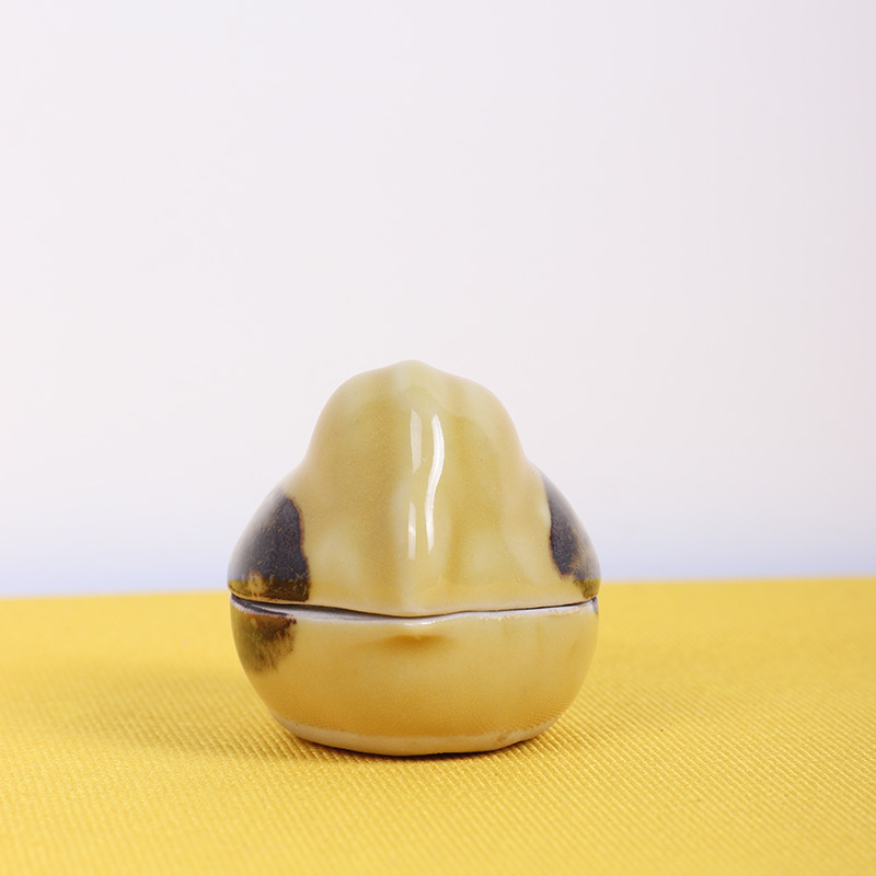 日本陶瓷 日本瑞兽黄釉香盒