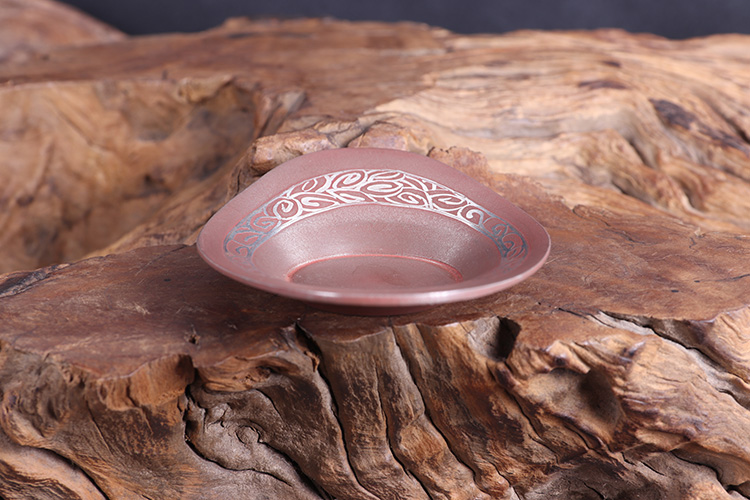 日本杯托纯锡赤漆菱形茶托五客云纹日本锡器工艺，精工铸造而成，器型