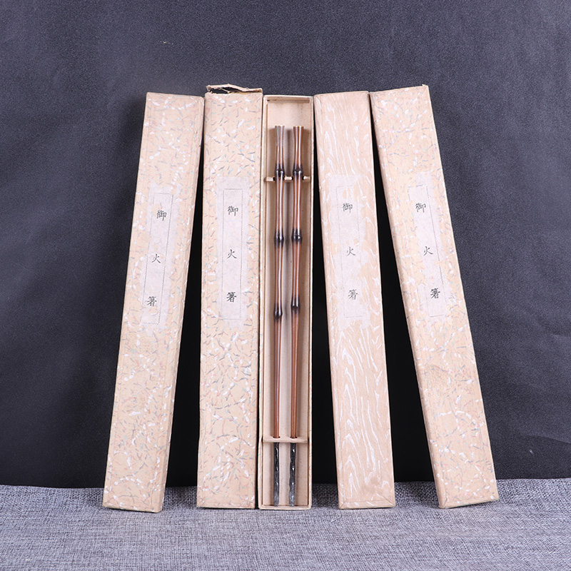 日本火箸 日本唐铜竹节型火箸 日本唐铜工艺，包浆漂亮，精铸竹节型，一端包银，工艺精细，共有四套