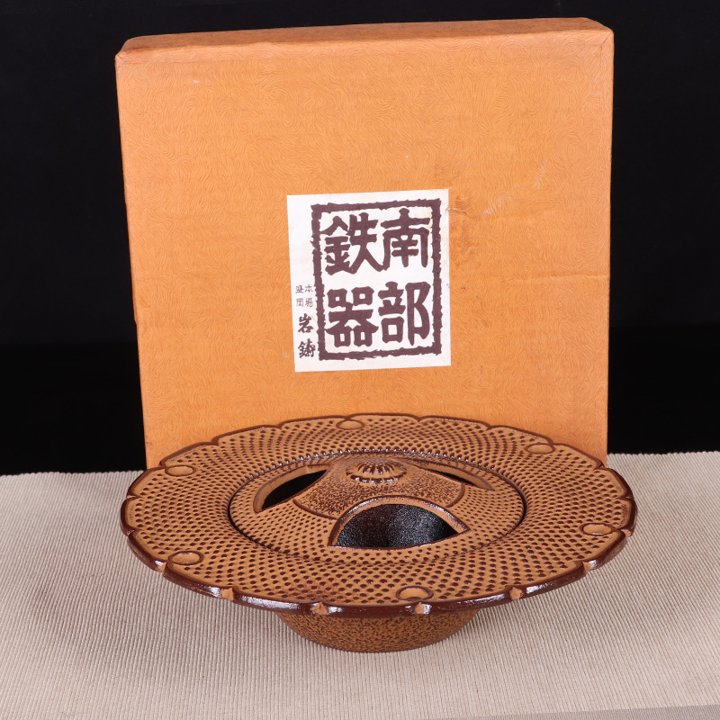 日本香炉 日本飞碟型菊花钮铸铁香炉